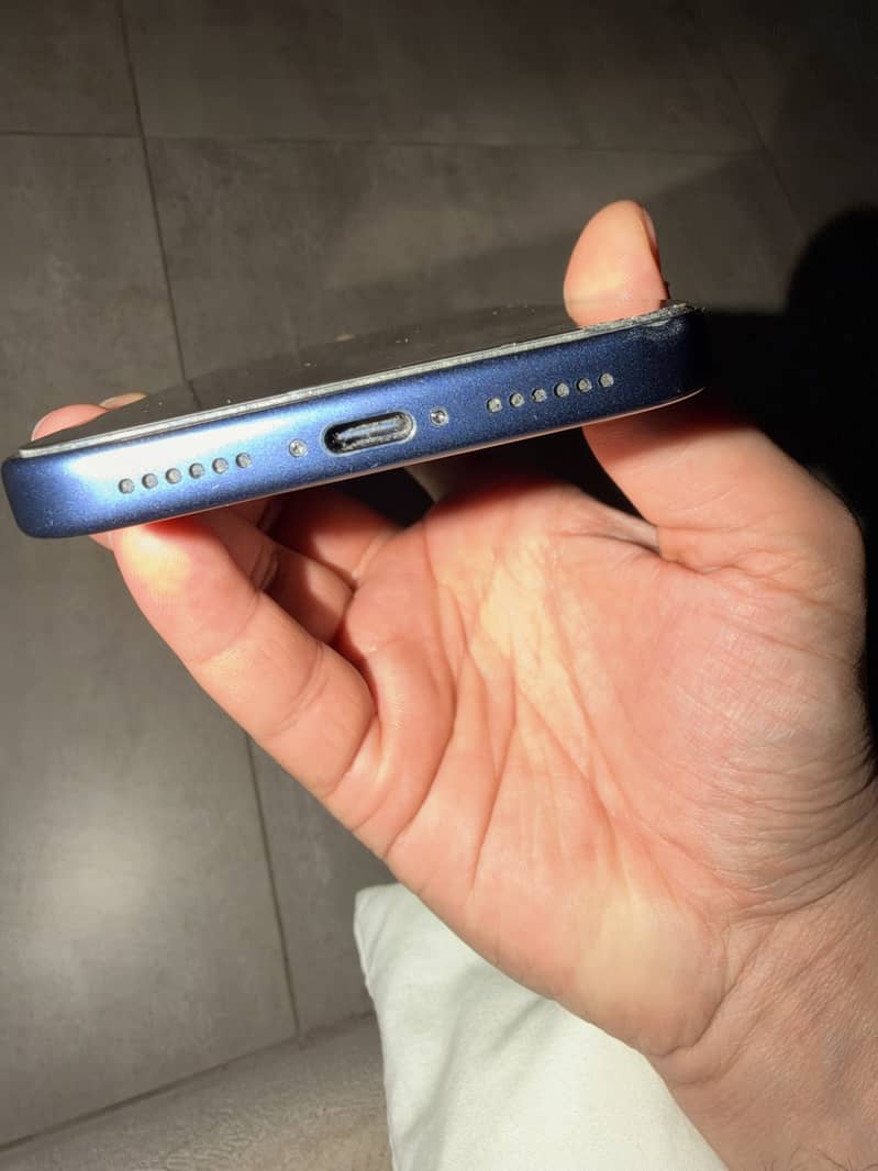 Apple iPhone 17 Pro Max 4