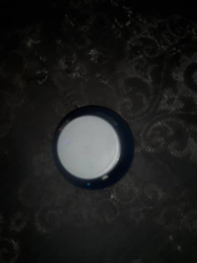 hello selling g my one month old speak er got for 1200