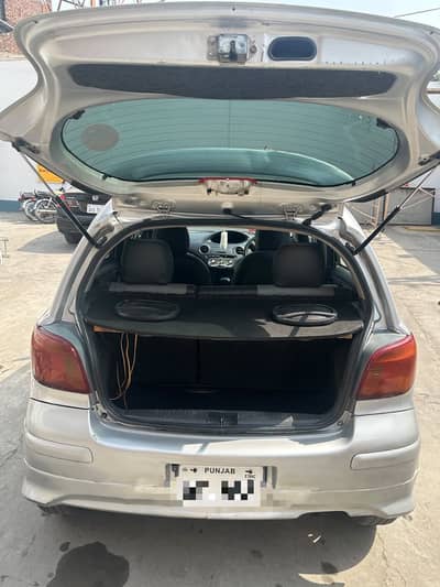 Toyota Vitz 2003