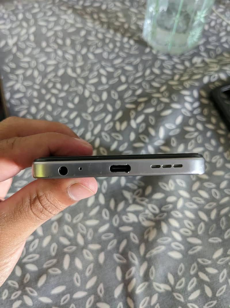 Tecno Spark Go 2 1