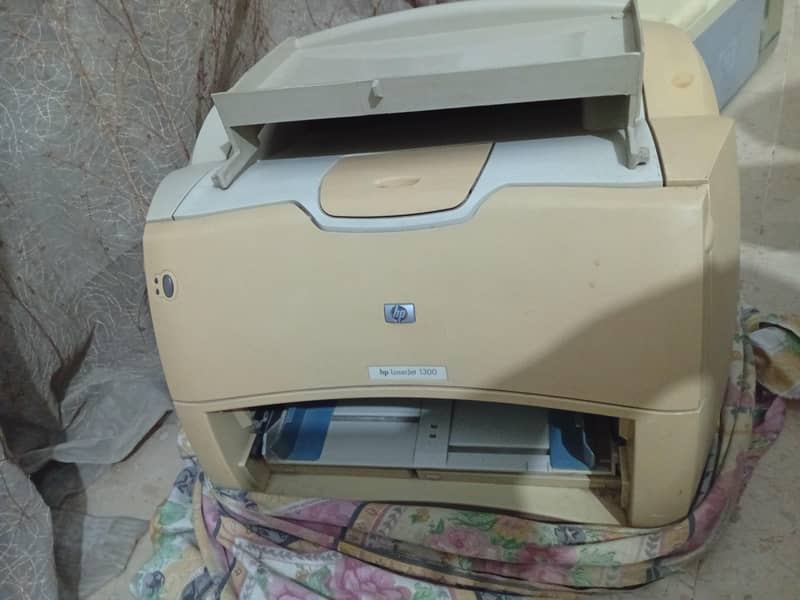HP LaserJet 1300 Printer 0