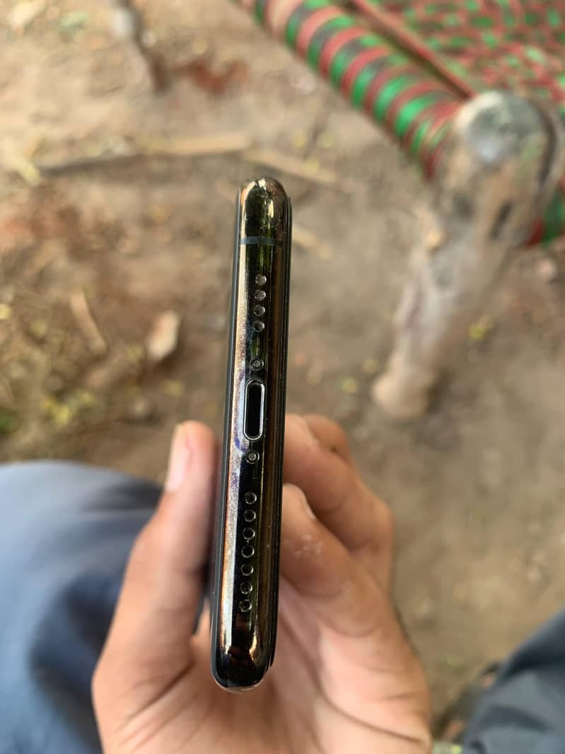 Apple iPhone 11 Pro Max 1
