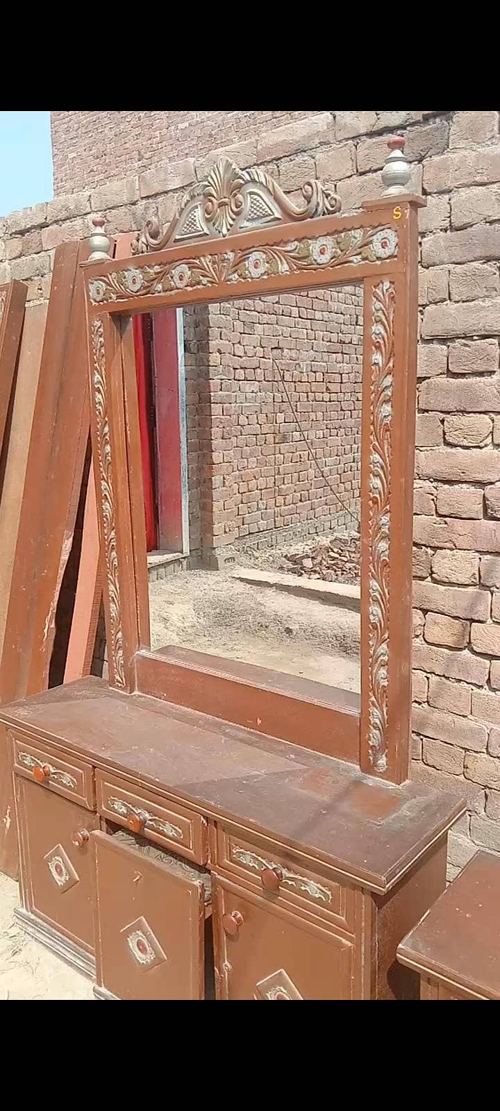 Dressing Table And Double Bed 3