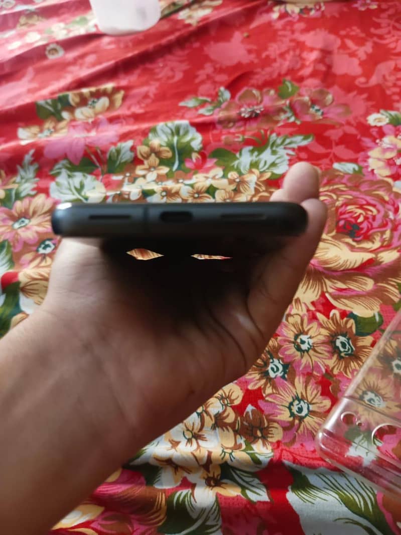Google Pixel 8 4