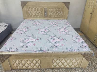 BED WITH FAIR CONDITION
