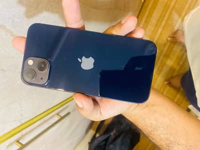 Apple iPhone 13
