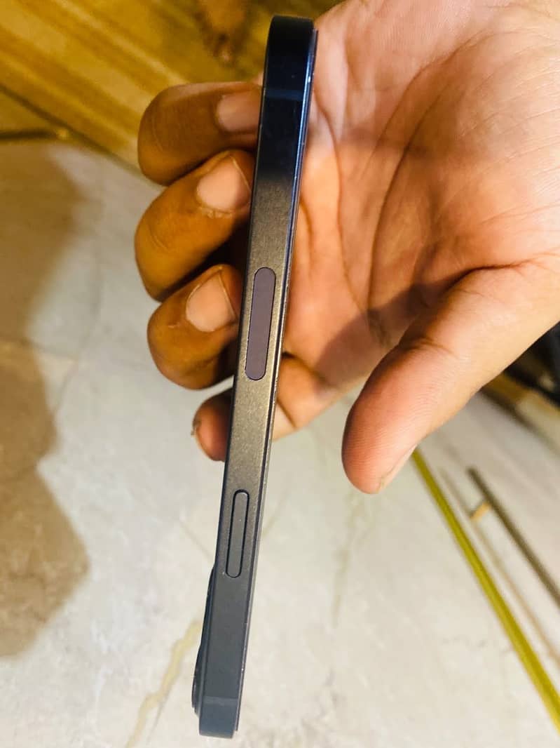 Apple iPhone 13 3