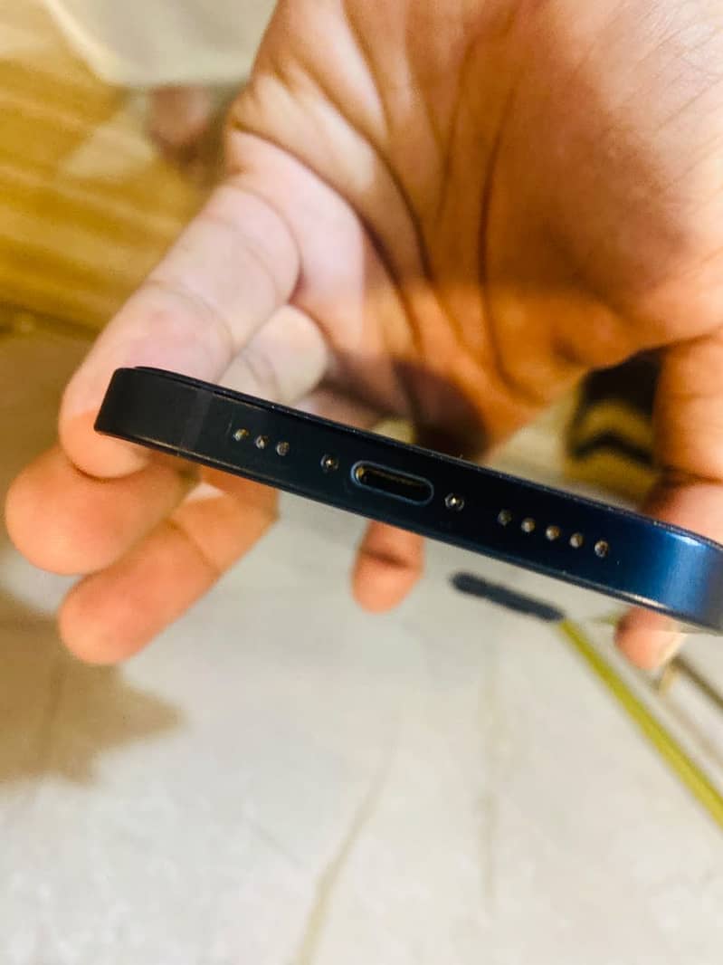 Apple iPhone 13 6