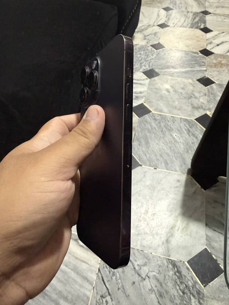 Apple iPhone 14 Pro Max 1