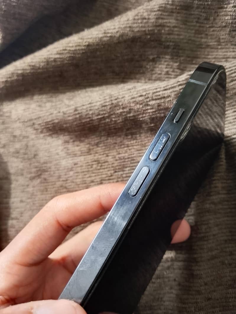 Apple iPhone 14 Pro 2