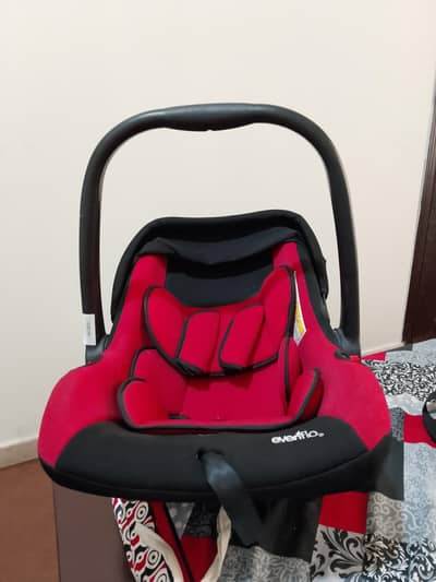 Evenflo baby car seat/ carrycot- in immaculate condition