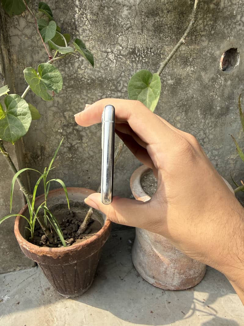Apple iPhone 11 Pro 1