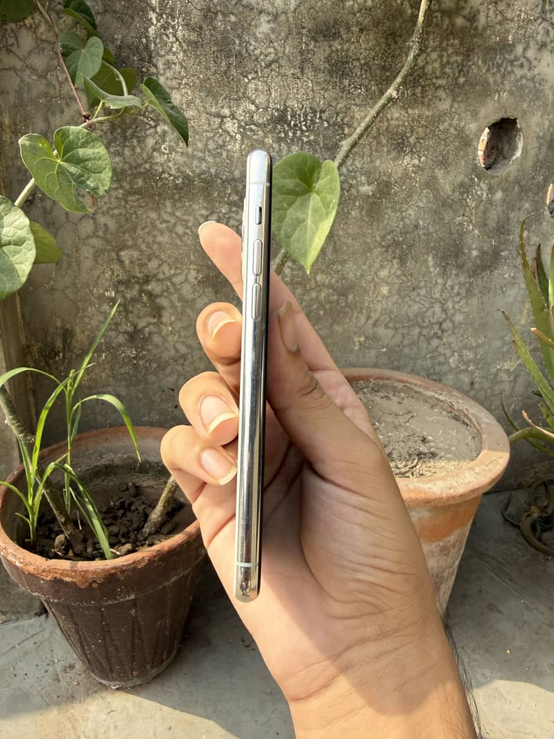 Apple iPhone 11 Pro 3
