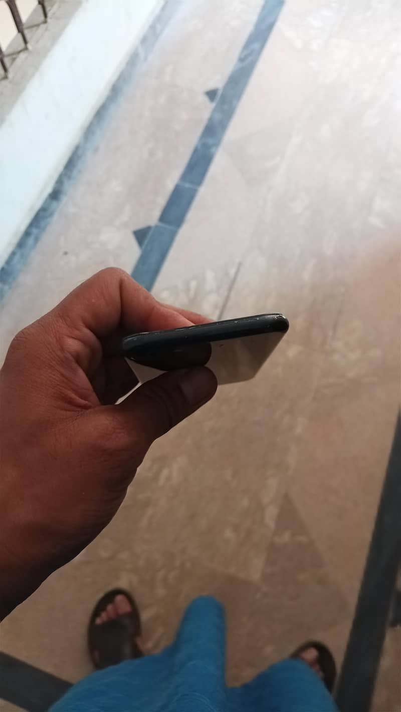 Apple iPhone 7 Sim Glitch 9