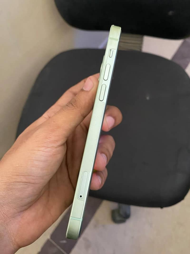 Apple iPhone 12 3