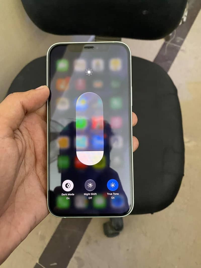 Apple iPhone 12 6