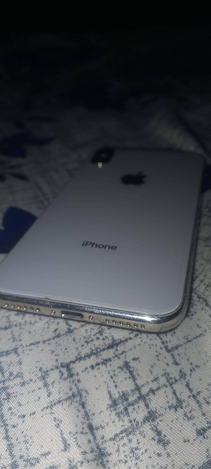 Apple iPhone X 4