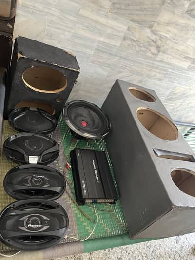 Complete heavy bass car audio setup with custom wofer,box,Amp,4 speake