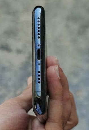 Apple iPhone 11 Pro Max 1