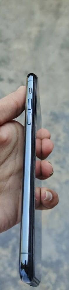 Apple iPhone 11 Pro Max 3