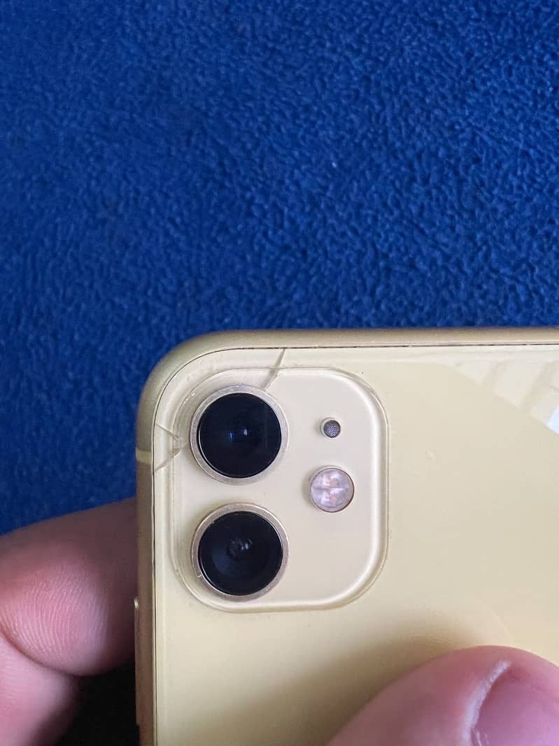 Apple iPhone 11 4