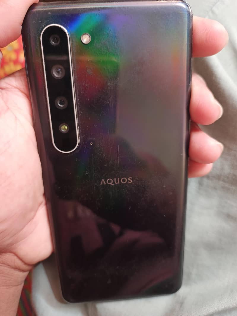 Sharp Aquos R5G 2