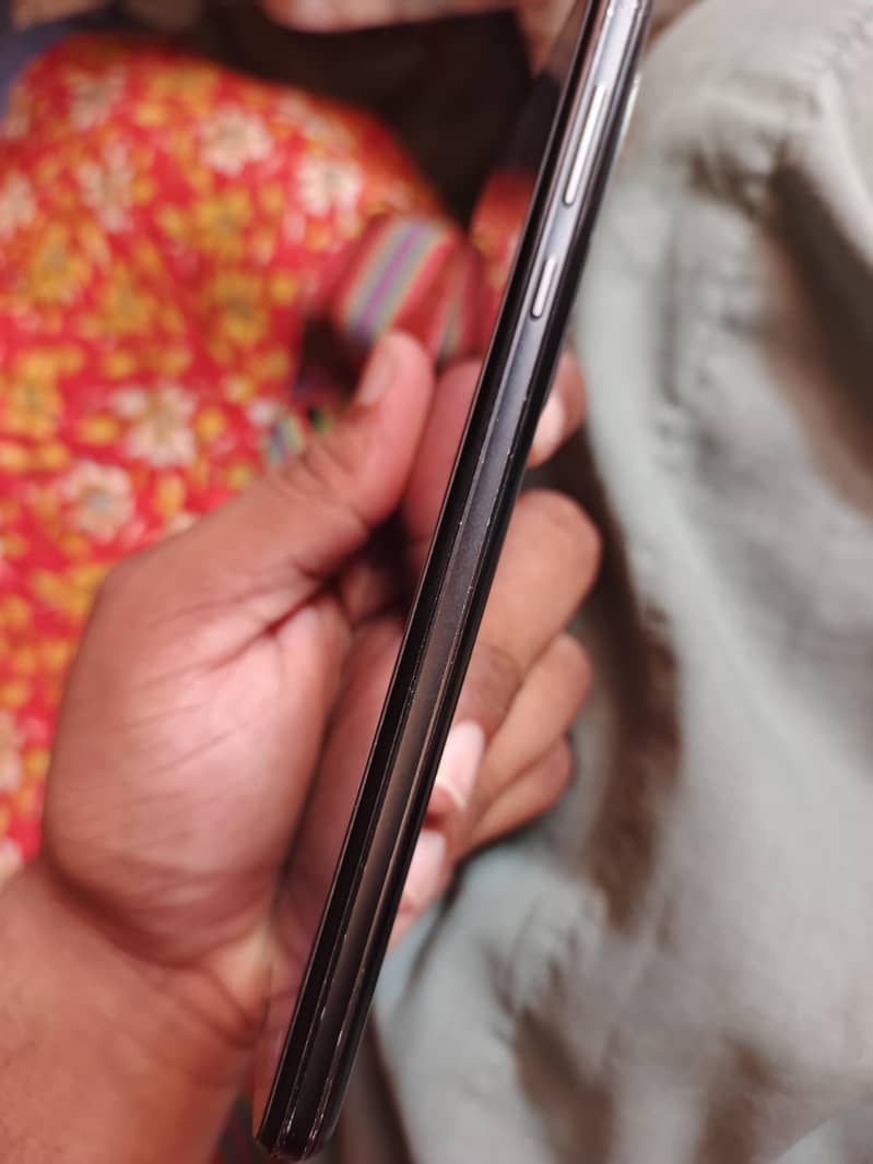 Sharp Aquos R5G 3