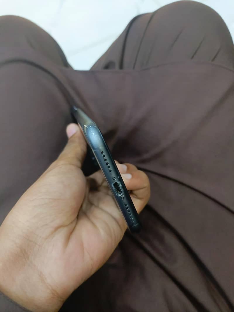 Apple iPhone 11 5