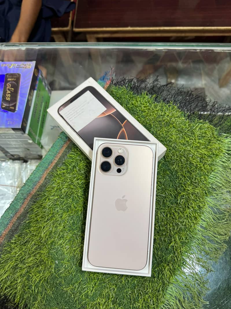 Apple iPhone 16 Pro Max 1