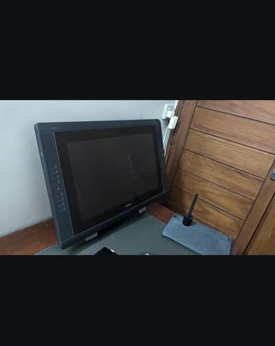 Original Wacom Cintiq 22HD Drawing Screen – Rs. 150,000