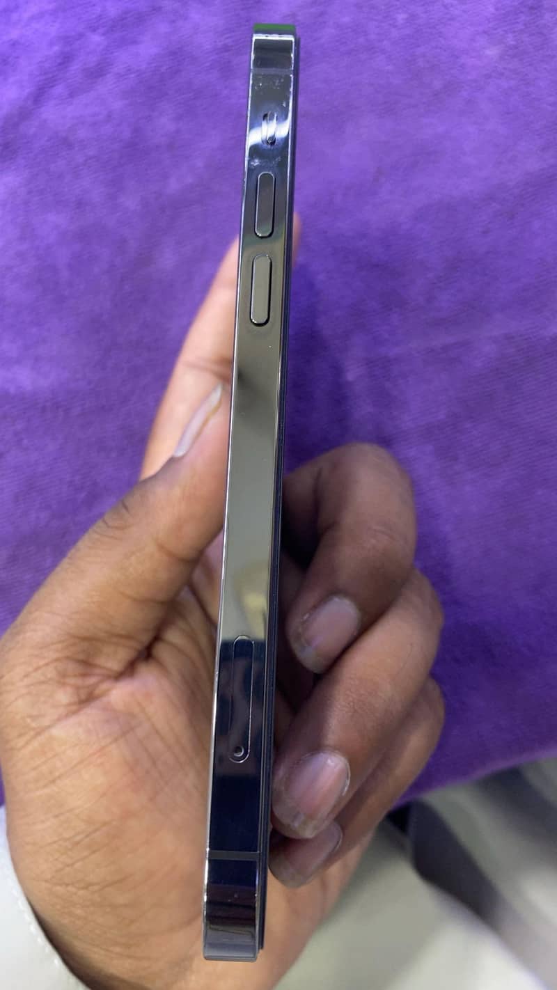 Apple iPhone 12 Pro 1