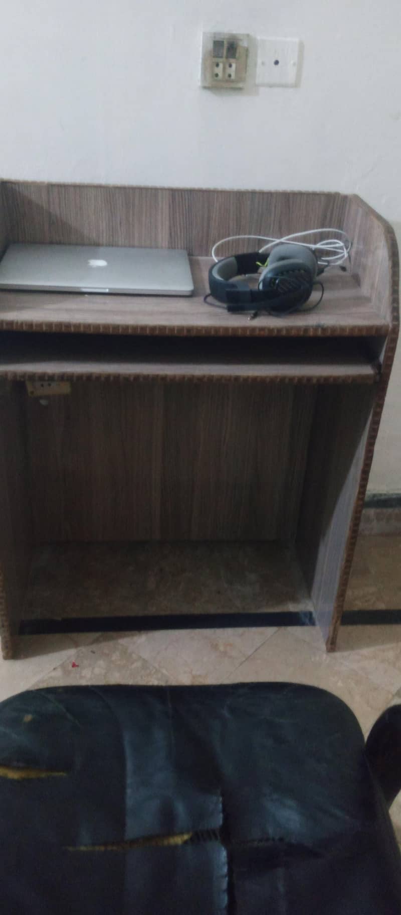 Computer Table 0