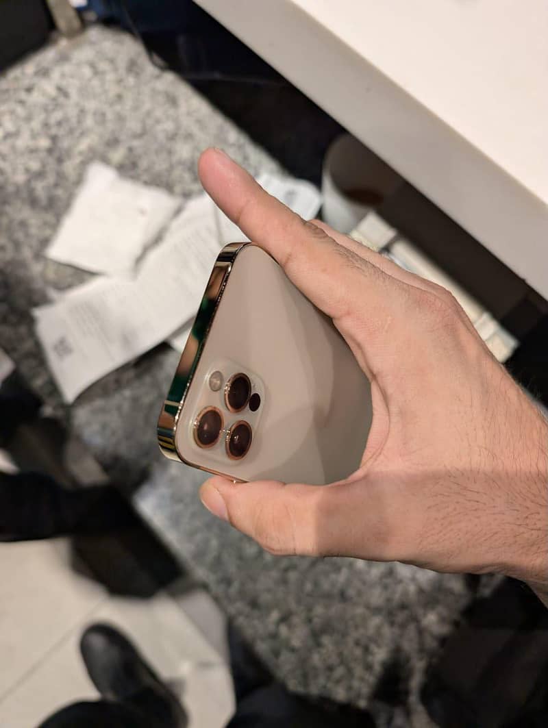 Apple iPhone 12 Pro 1