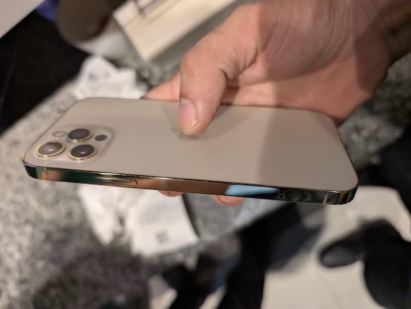 Apple iPhone 12 Pro 2
