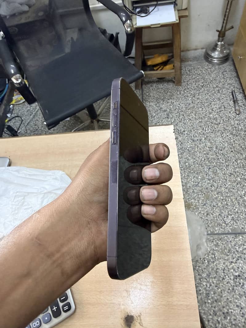 Apple iPhone 14 Pro Max 3