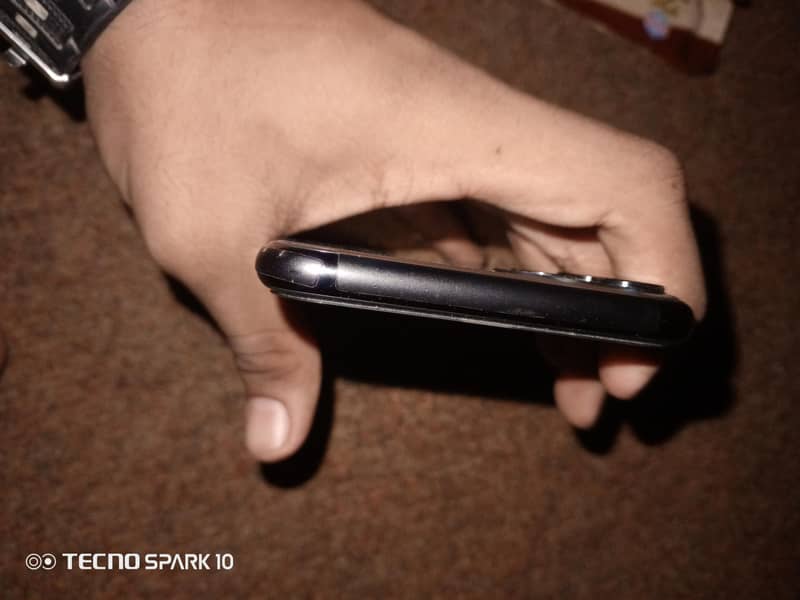 Apple iPhone 11 Pro Max 4