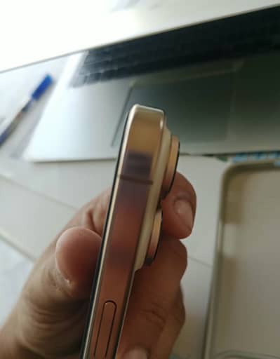 Apple iPhone 16 Pro Max