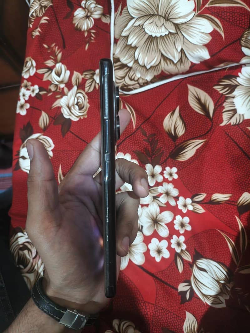 Xiaomi Redmi Note 14 Pro 3
