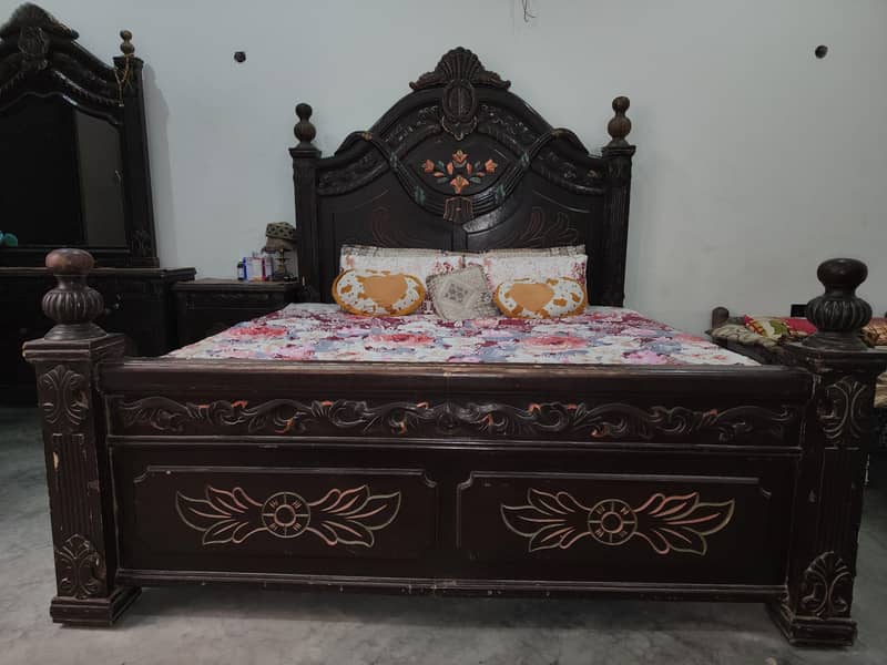 king size bed with 2 side tables 0