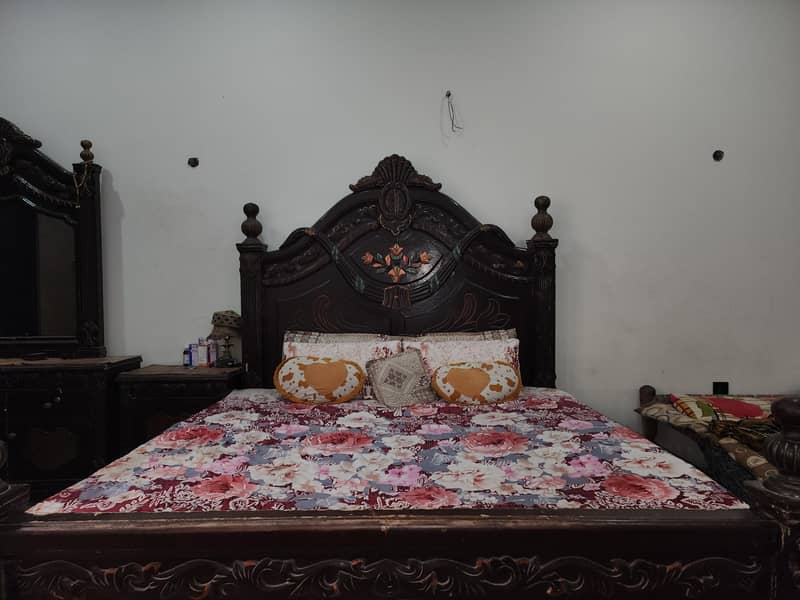 king size bed with 2 side tables 1