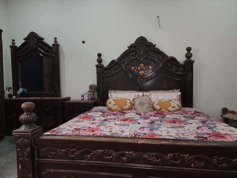 king size bed with 2 side tables 2