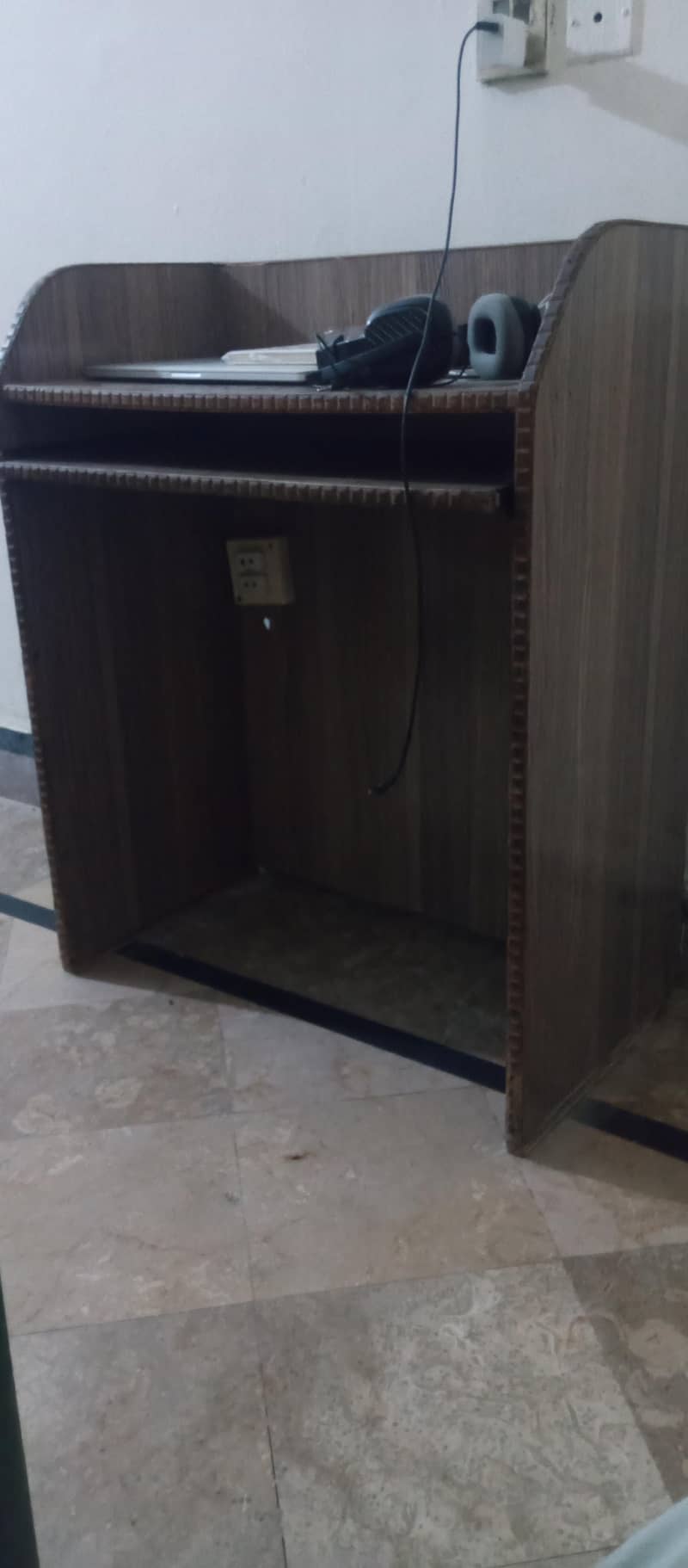 Computer Table 8