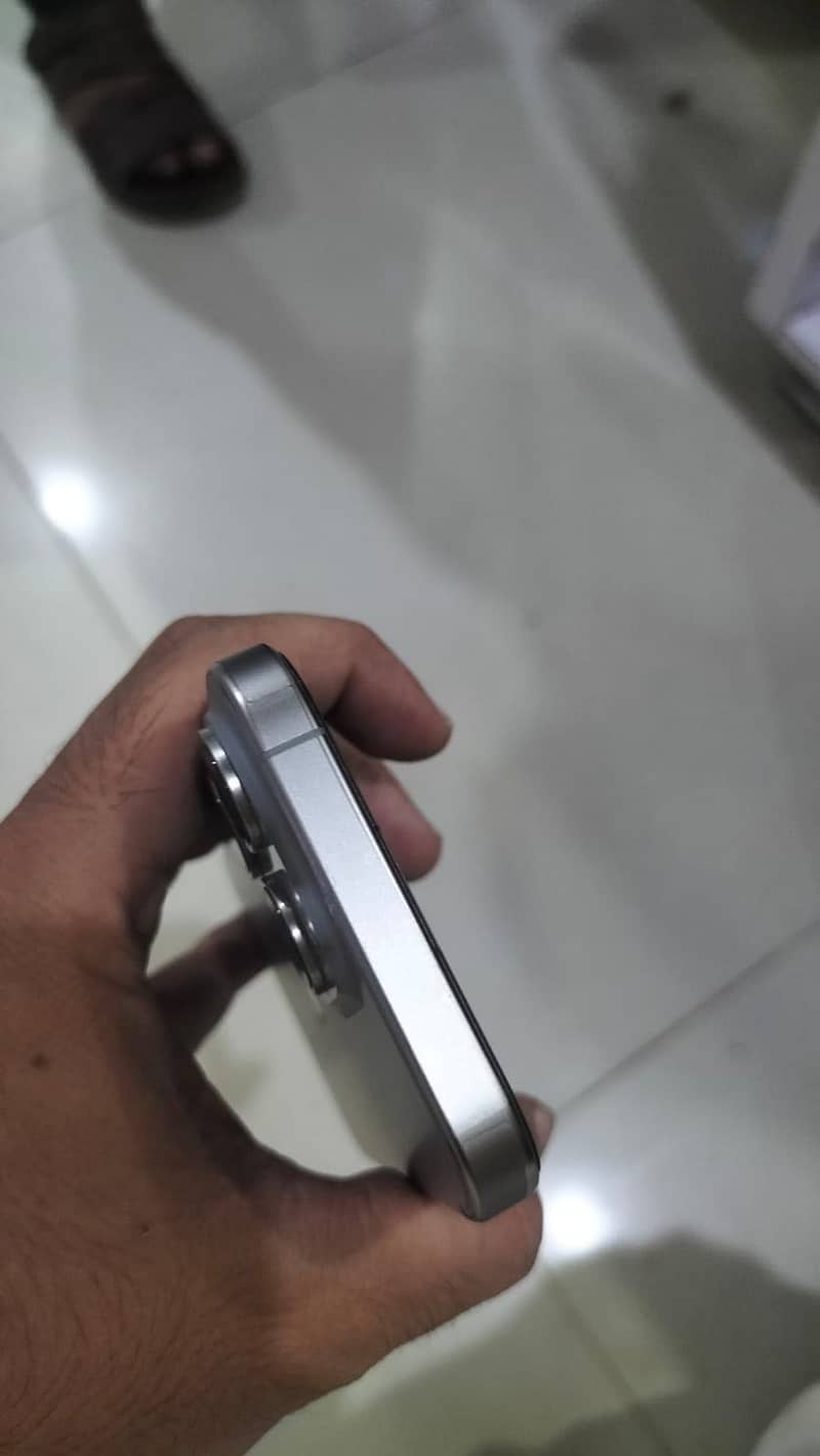 Apple iPhone 15 Pro JV 2