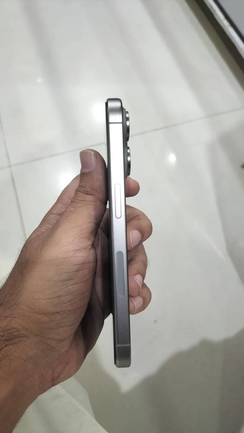 Apple iPhone 15 Pro JV 4