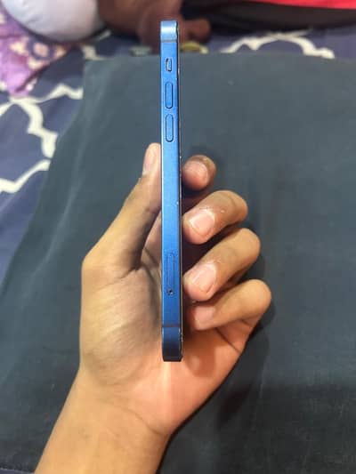Apple iPhone 12