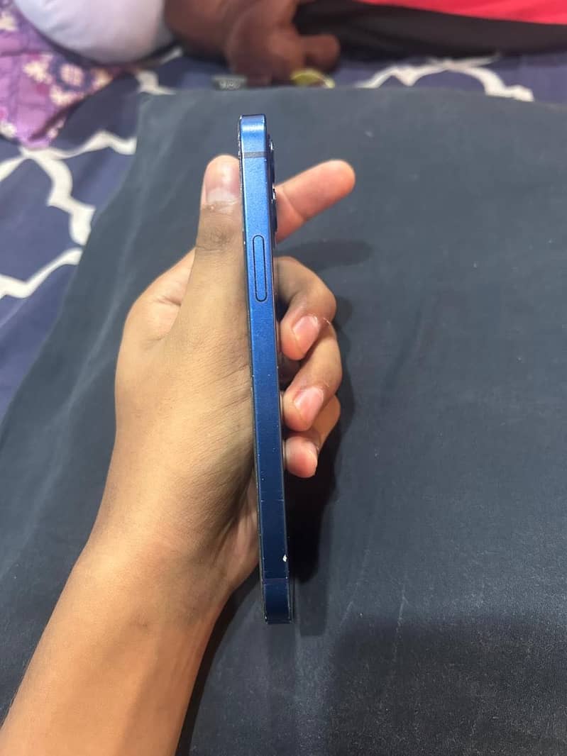Apple iPhone 12 2