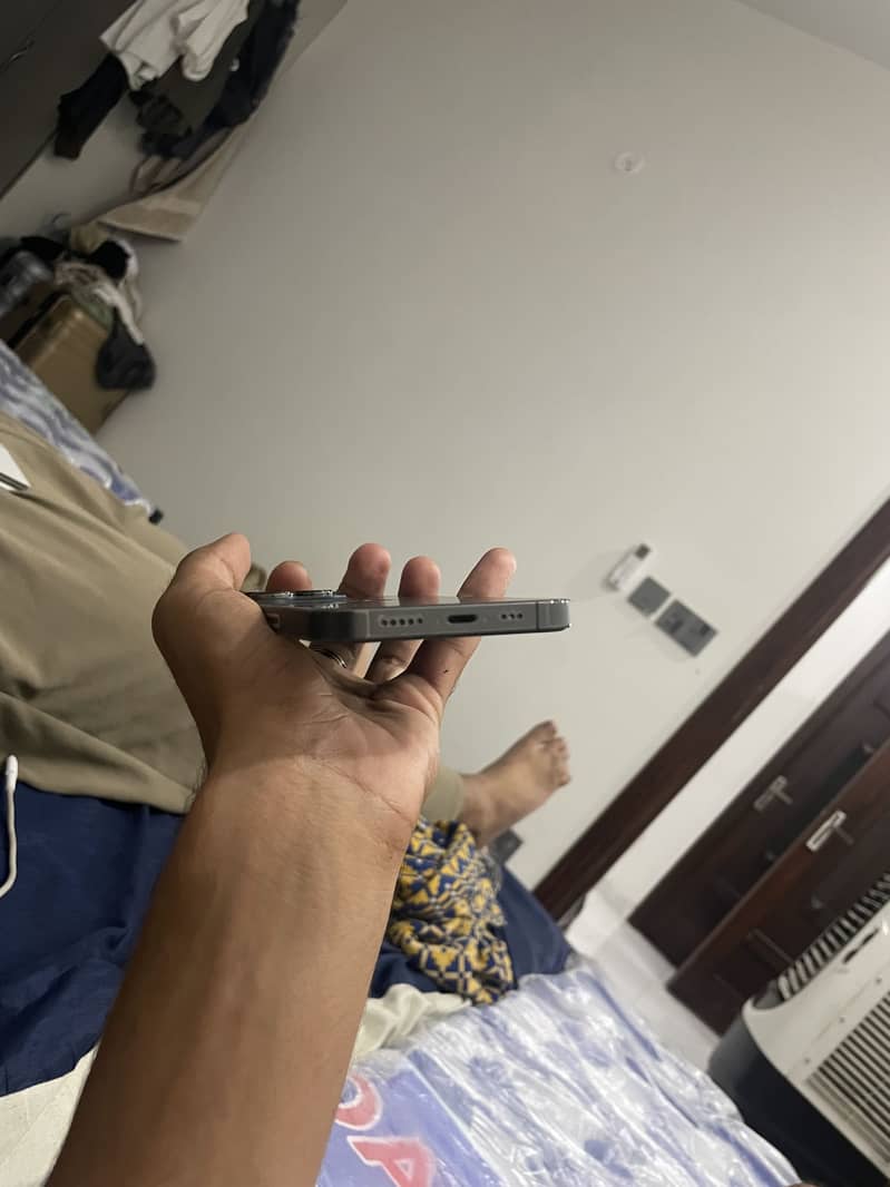 Apple iPhone 13 Pro 2