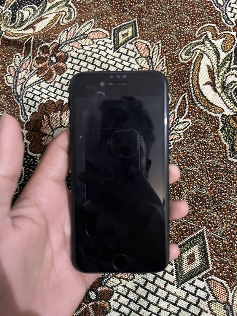 Apple iPhone SE 3 2