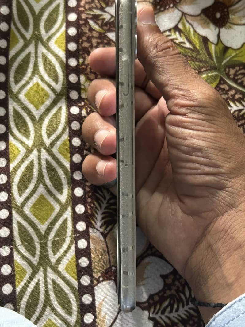 Apple iPhone 11 Pro Max 1
