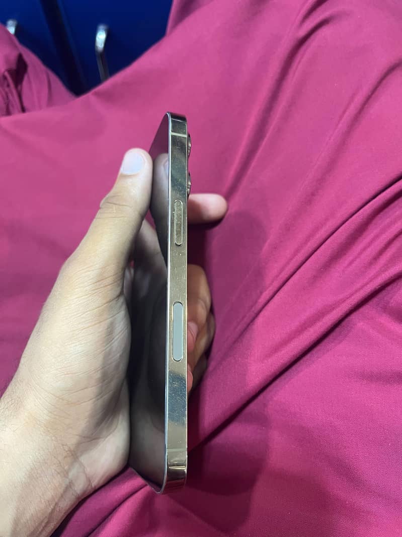 Apple iPhone 13 Pro 4